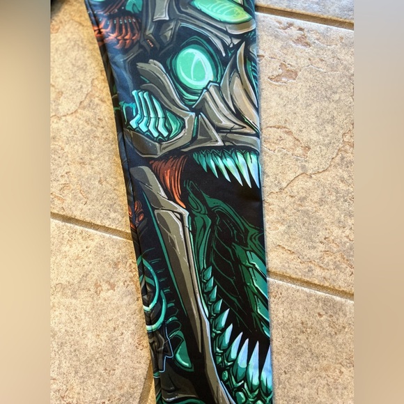 NWT- Excision- Womens Venom Leggings- Seafoam Color, Size Large - Picture 4 of 11